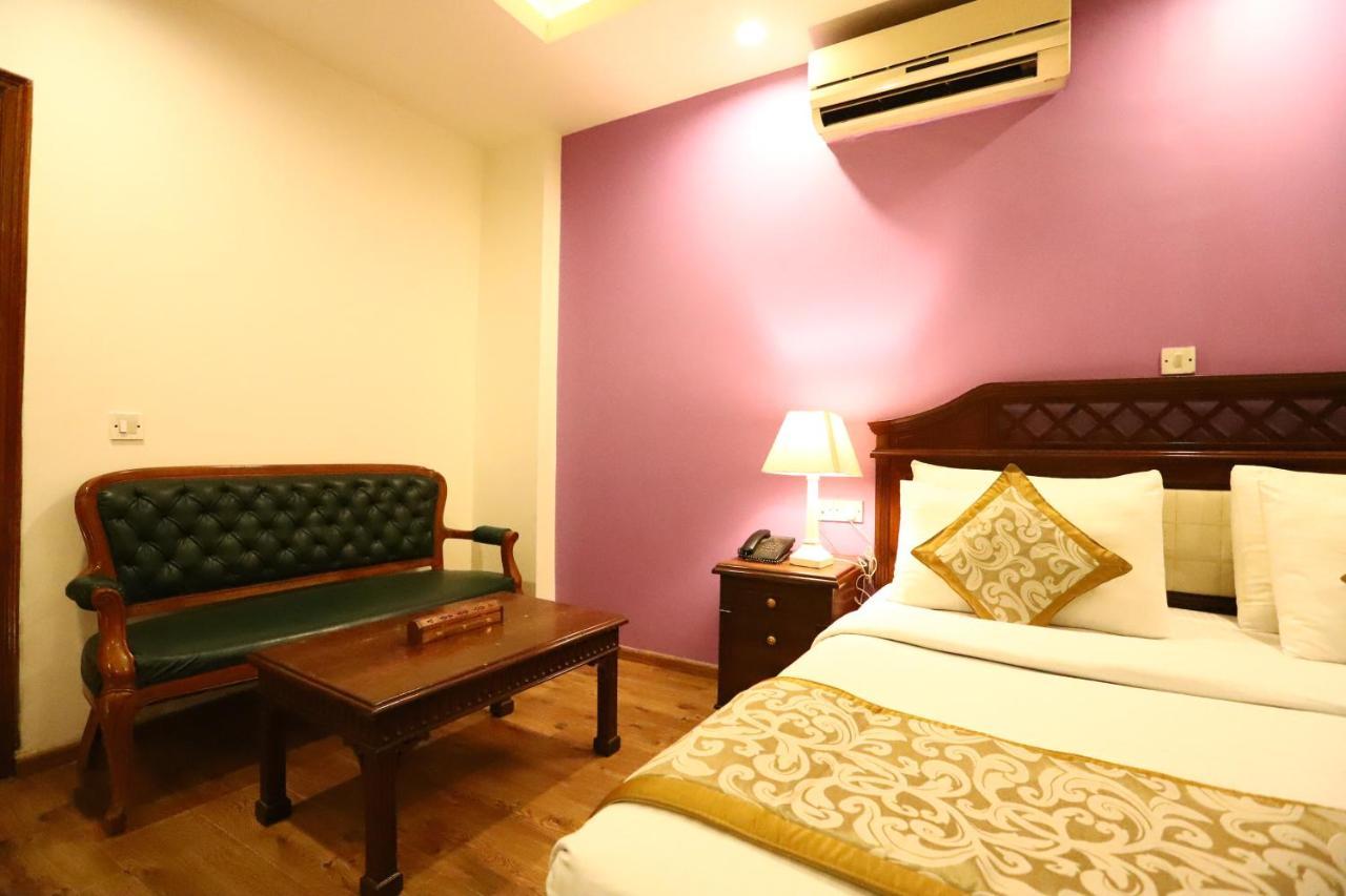 Hotel Ambica Palace Aiims New Delhi - Couple Friendly Local Id Accepted 外观 照片