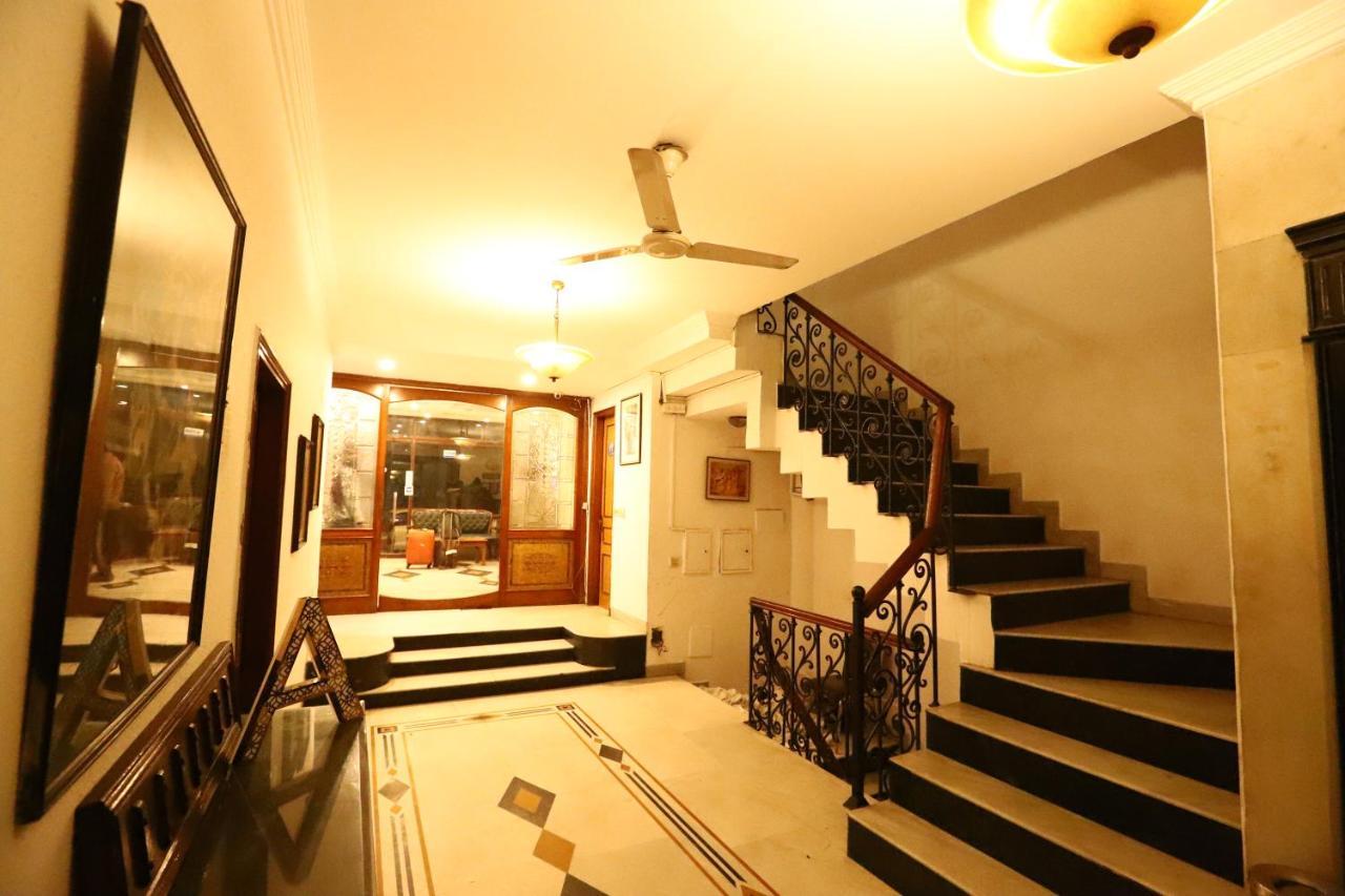 Hotel Ambica Palace Aiims New Delhi - Couple Friendly Local Id Accepted 外观 照片