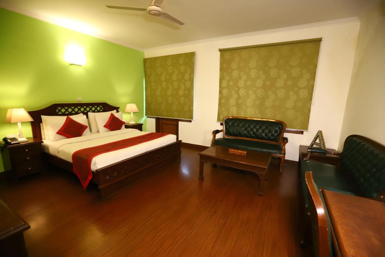 Hotel Ambica Palace Aiims New Delhi - Couple Friendly Local Id Accepted 外观 照片
