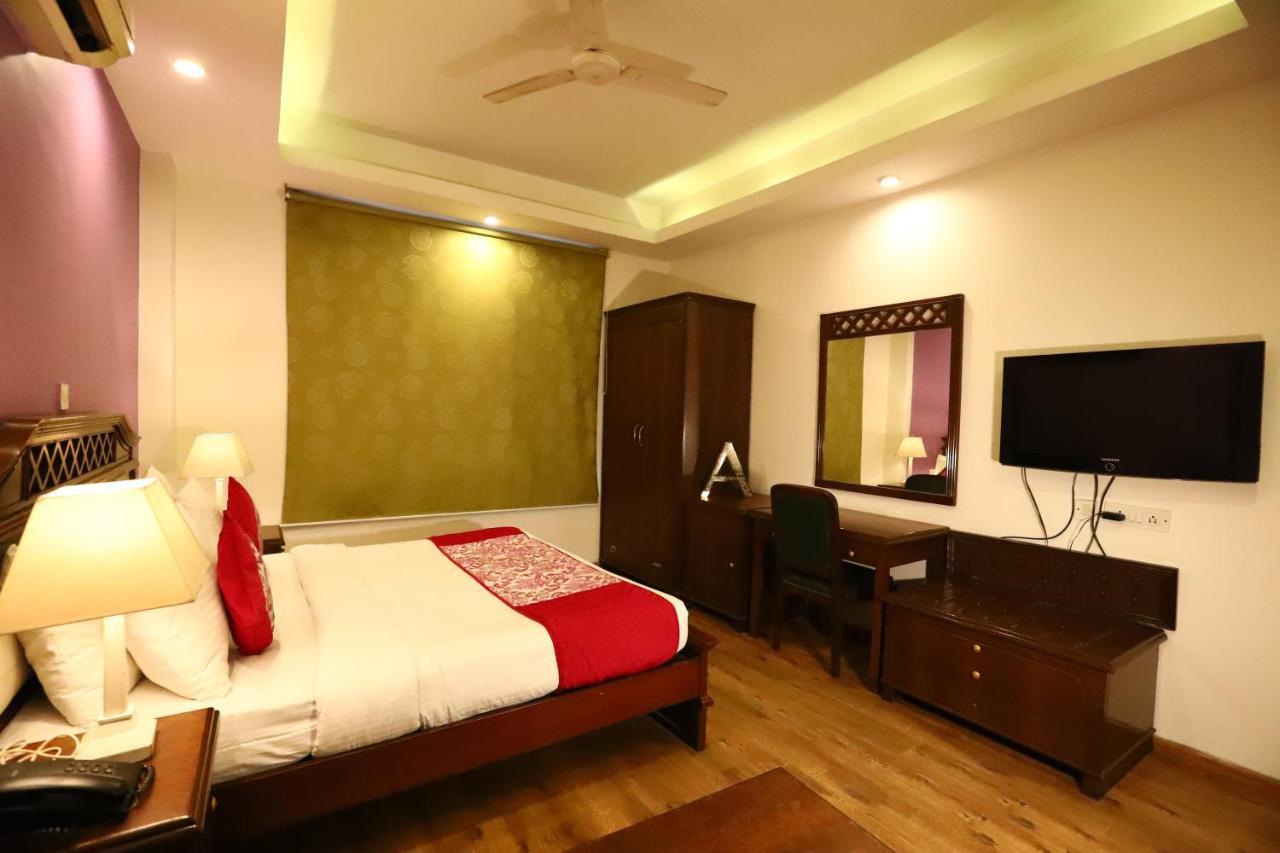 Hotel Ambica Palace Aiims New Delhi - Couple Friendly Local Id Accepted 外观 照片
