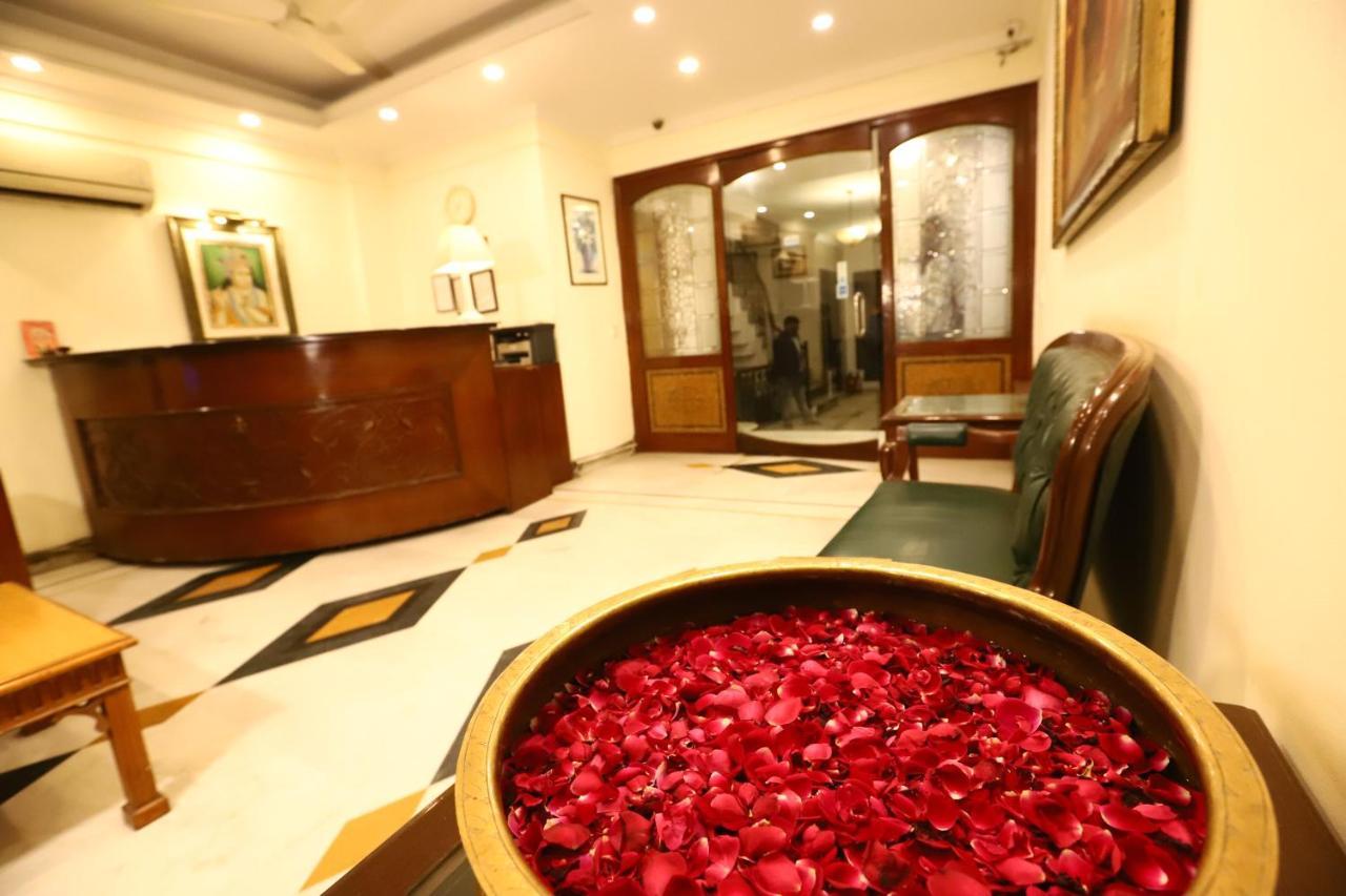 Hotel Ambica Palace Aiims New Delhi - Couple Friendly Local Id Accepted 外观 照片