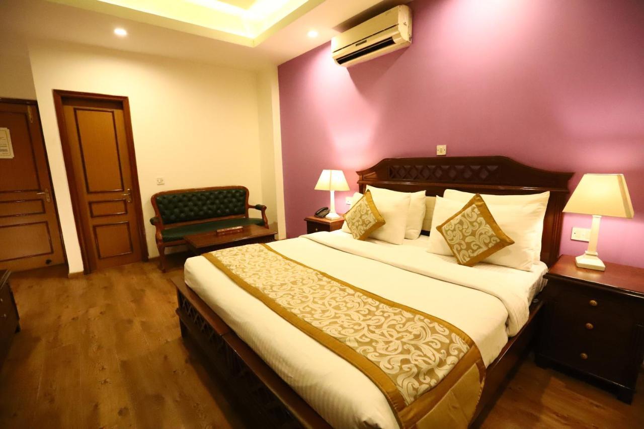 Hotel Ambica Palace Aiims New Delhi - Couple Friendly Local Id Accepted 外观 照片