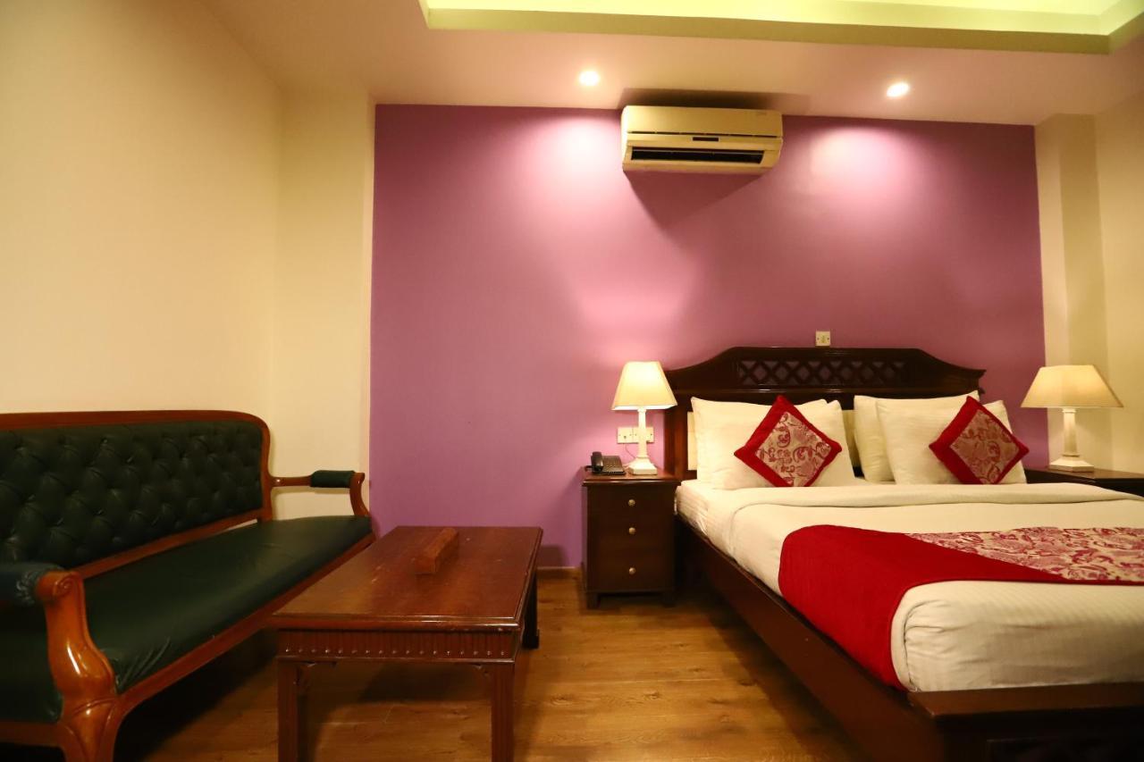 Hotel Ambica Palace Aiims New Delhi - Couple Friendly Local Id Accepted 外观 照片