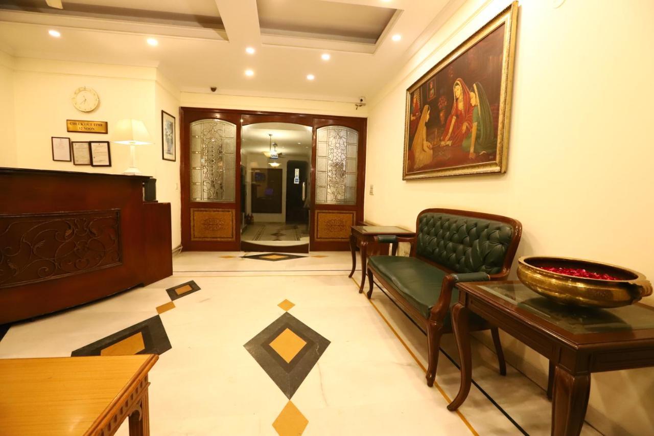 Hotel Ambica Palace Aiims New Delhi - Couple Friendly Local Id Accepted 外观 照片