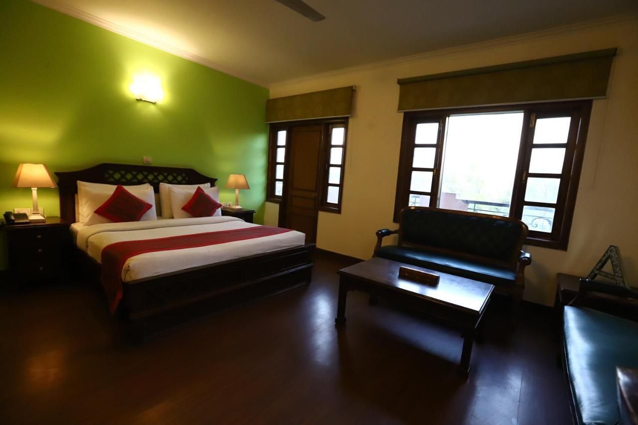 Hotel Ambica Palace Aiims New Delhi - Couple Friendly Local Id Accepted 外观 照片