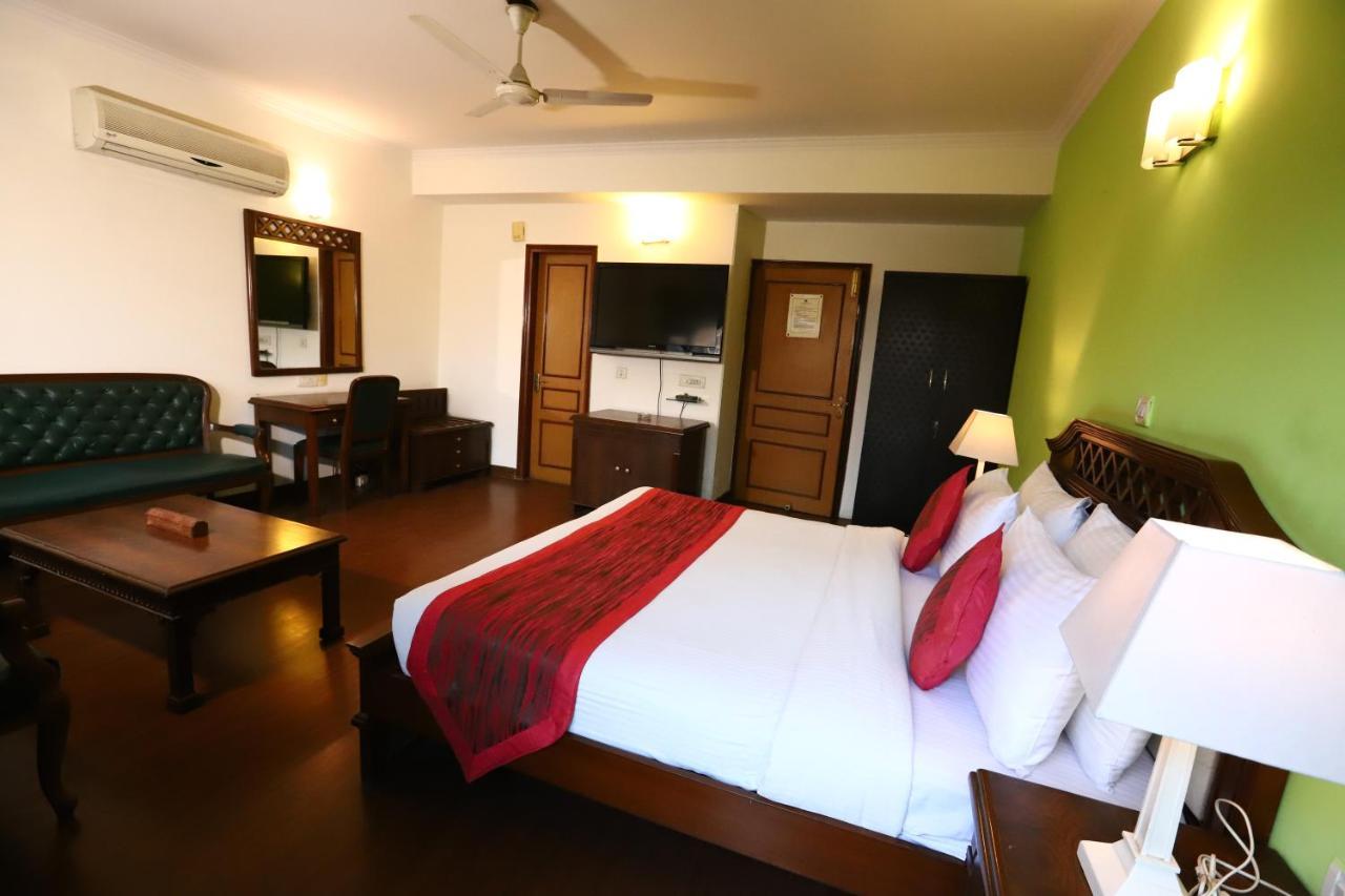 Hotel Ambica Palace Aiims New Delhi - Couple Friendly Local Id Accepted 外观 照片