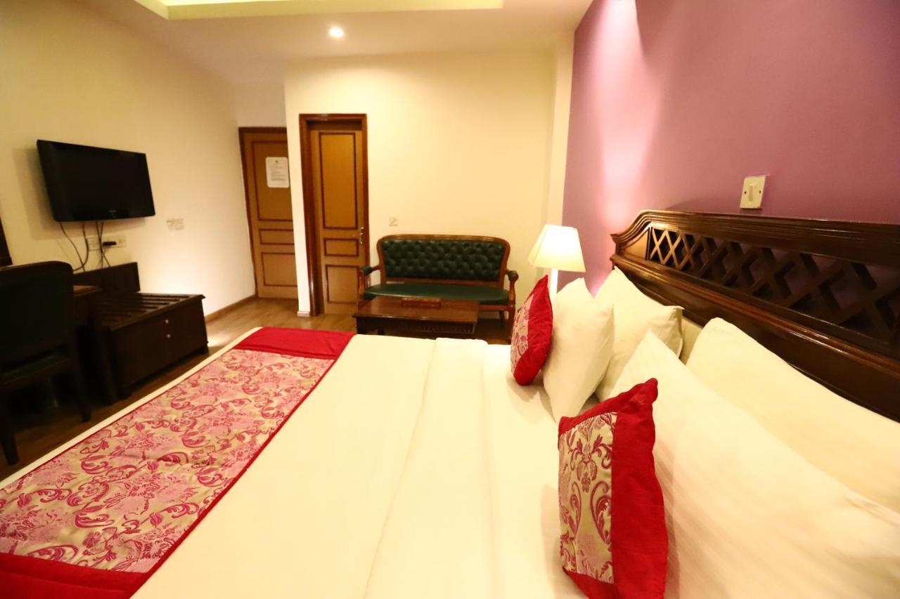 Hotel Ambica Palace Aiims New Delhi - Couple Friendly Local Id Accepted 外观 照片